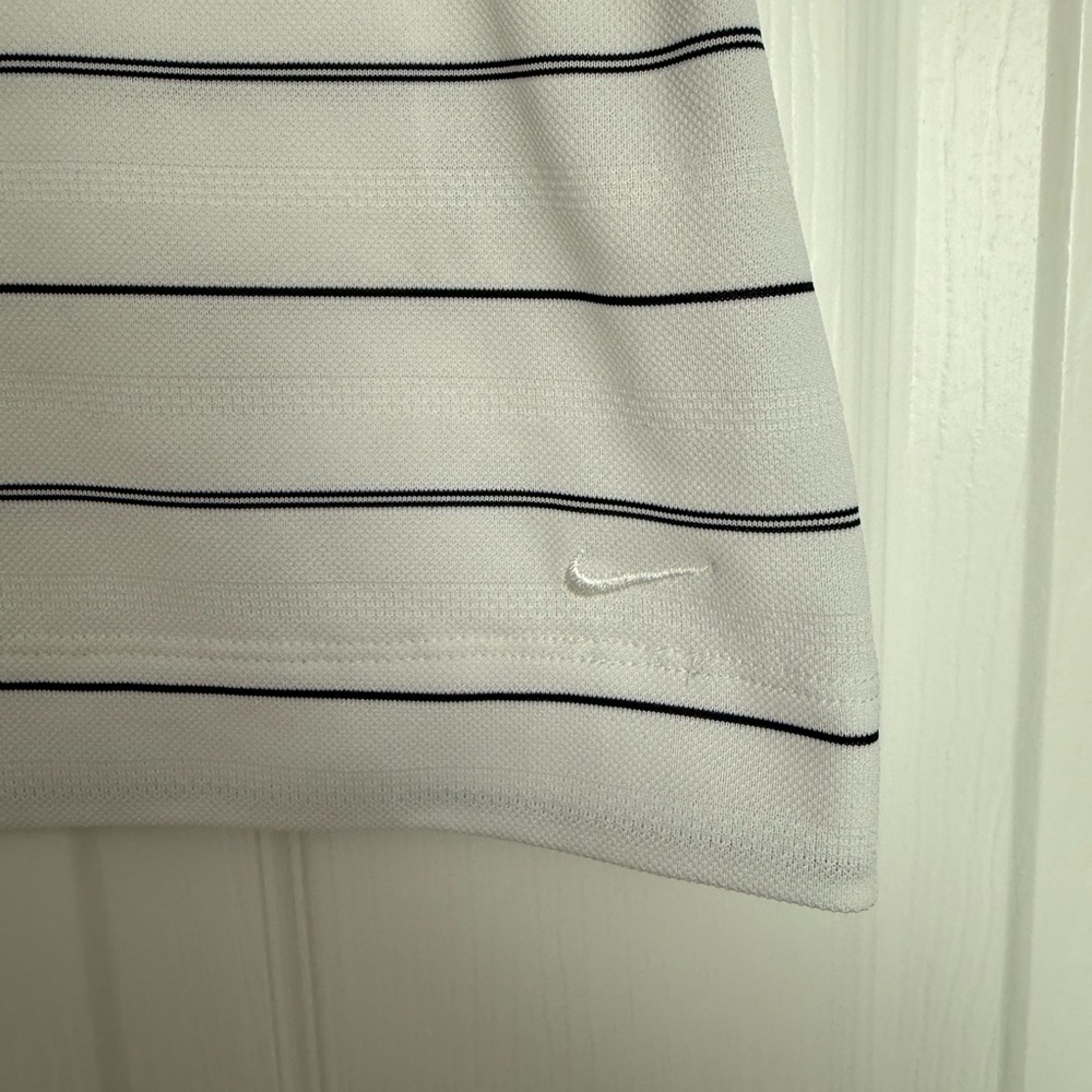 Nike golf Women's Striped Sleeveless Polo Top - Picture 4 of 4